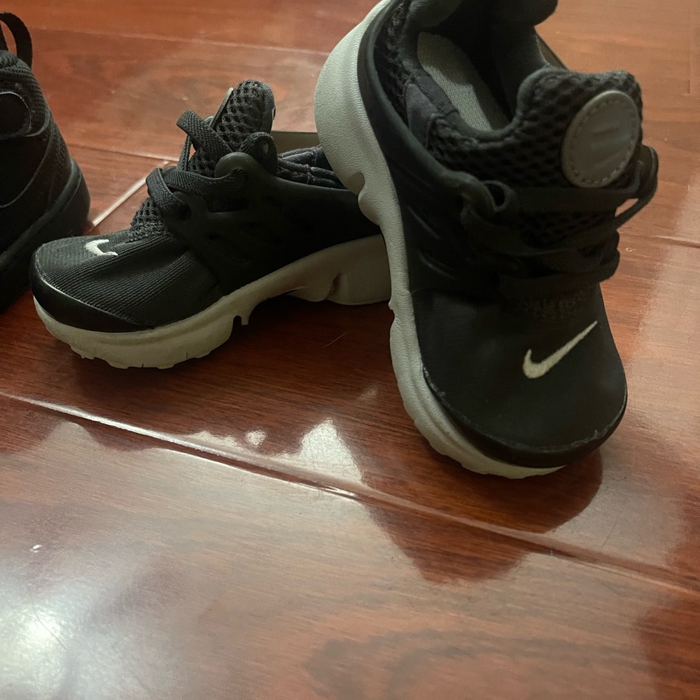 Nike Kids Black and White Sneakers